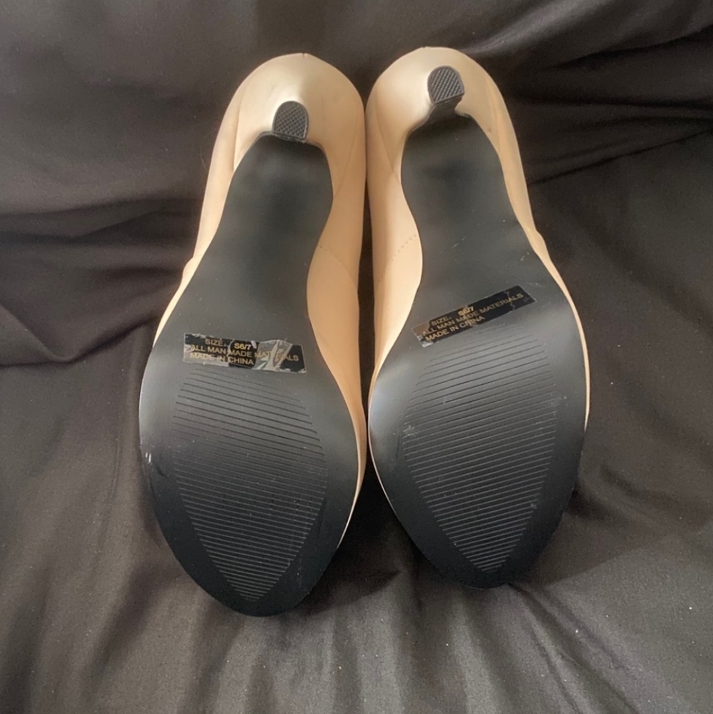 Beautiful Cream Booties - Picture 3 of 6